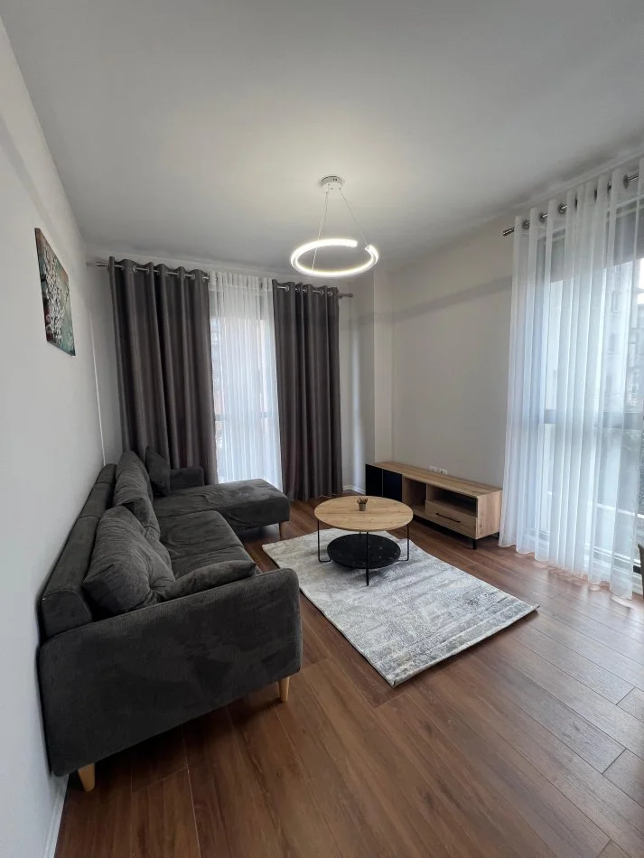 Tirane, shes apartament 2+1+Ballkon Kati 2, 105 m² 195.000 € 