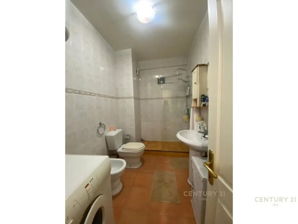 Tirane, jap me qera apartament 2+1 Kati 8, 84 m² 650 € (Myslym Shyri)