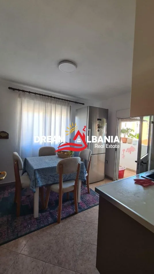 Tirane, shitet apartament 3+1+Ballkon , 99 m² 150.000 € (Brryli)