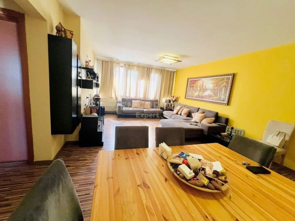 Tirane, shitet apartament 2+1 Kati 5, 143 m² 210.000 € (rruga e dibres)