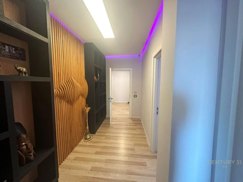 Tirane, shitet apartament 2+1 , 95 m² 150.000 € (Fresk)