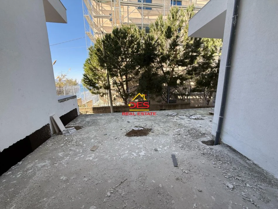 Vlore, shitet apartament 1+1+Ballkon Kati 1, 80 m² (Rruga Dhimitër Konomi)