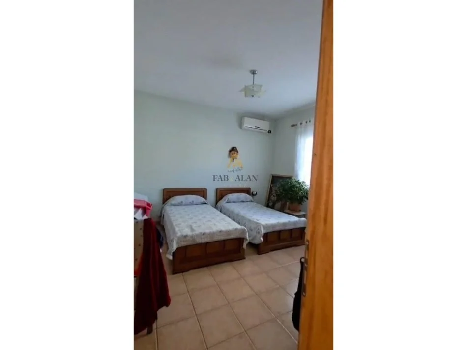 Tirane, shitet Vile 4+1 Kati 3, 650.000 € 