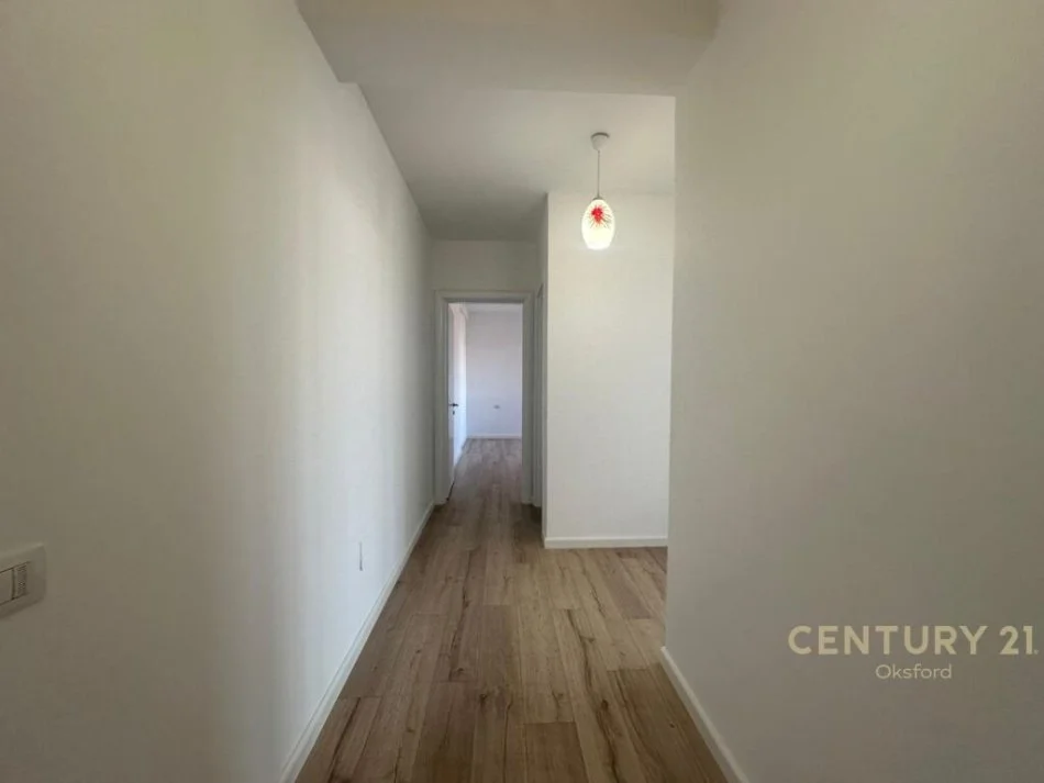 Tirane, shitet apartament 1+1 Kati 8, 76 m² 155.000 € (Qendra tregtare Ring Center)