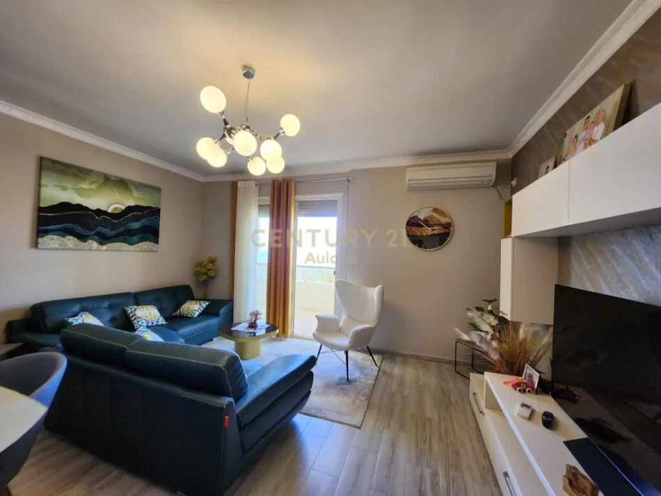Vlore - Lungomare - Uji i Ftohte, shitet apartament 2+1+Ballkon Kati 5, 111 m² 320.000 € (Rruga Cameria)