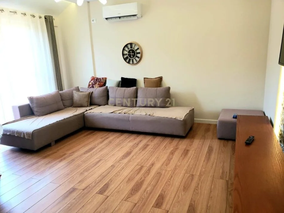 Tirane, shitet apartament 2+1+Ballkon Kati 6, 116 m² 115.000 € (Fresk, Rruga "Muhamet Deliu", stacioni parafundit i Porcelanit.)