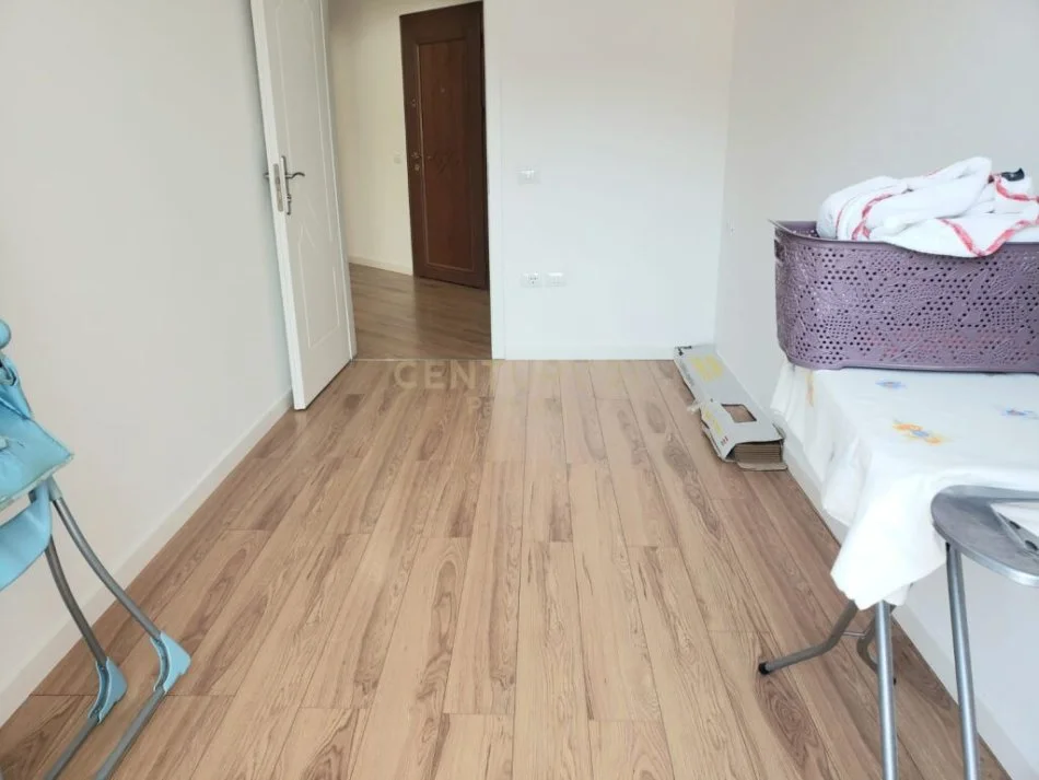 Tirane, shitet apartament 2+1+Ballkon Kati 6, 116 m² 115.000 € (Fresk, Rruga "Muhamet Deliu", stacioni parafundit i Porcelanit.)