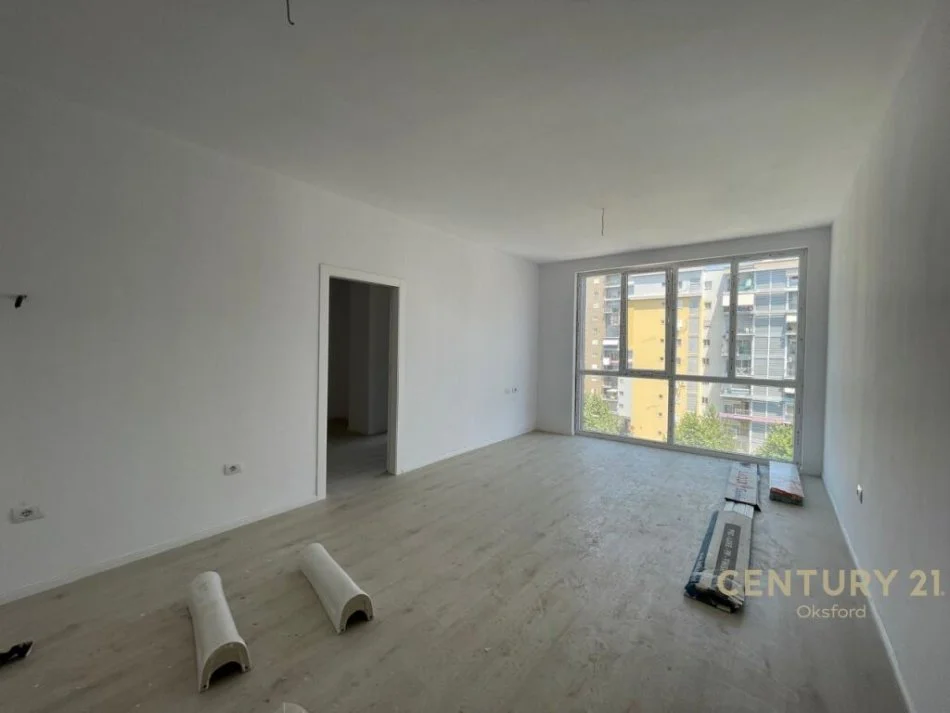 Tirane, shitet apartament 1+1+Ballkon Kati 5, 73 m² 124.100 € (Ish Fusha e Aviacionit)