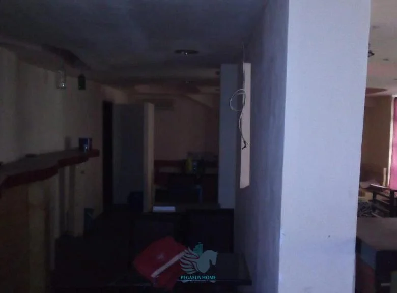 Jepet Lokal Ne Shitje Tek Qytet Studenti [ID PL07]