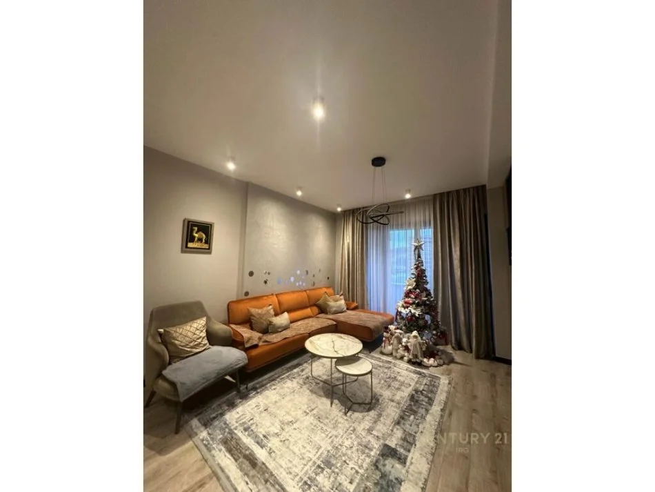 Tirane, jepet me qera apartament 2+1+Ballkon Kati 5, 95 m² 1.600 € (Rruga e kosovarve)