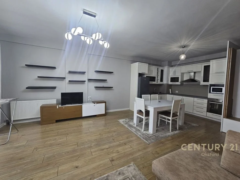 Tirane, jepet me qera apartament 2+1+Aneks+Ballkon Kati 2, 124 m² 800 € (kopshti botanik ,)