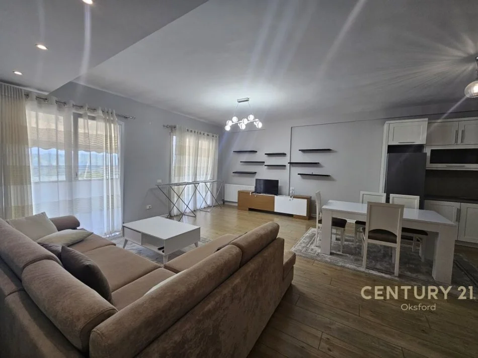 Tirane, jepet me qera apartament 2+1+Aneks+Ballkon Kati 2, 124 m² 800 € (kopshti botanik ,)