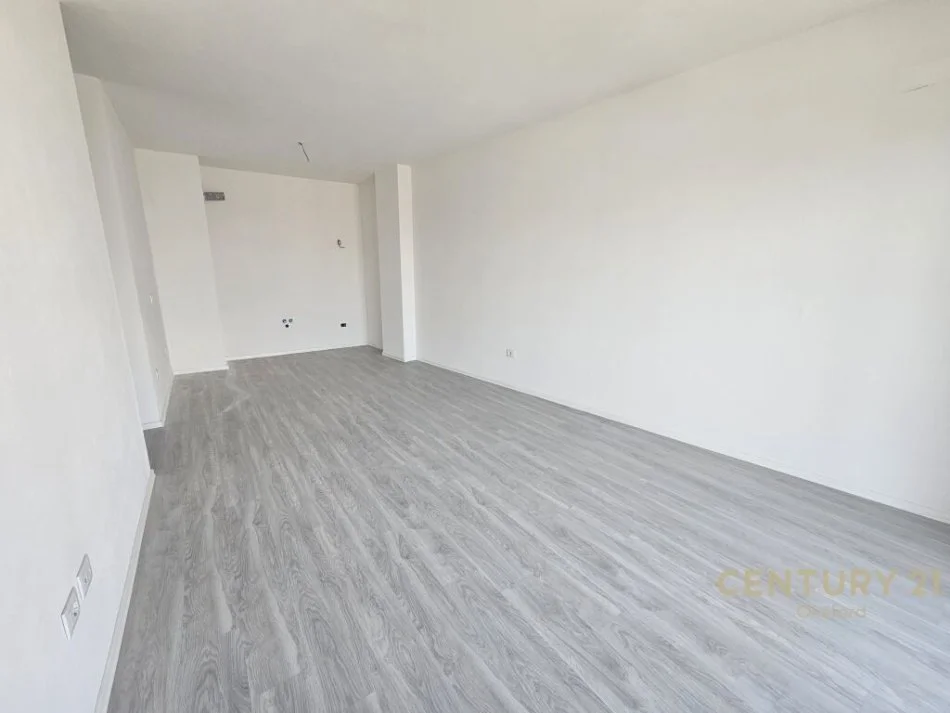 Tirane, shitet 2+1 Kati 7, 109 m² 141.000 € (unaza e re astir)