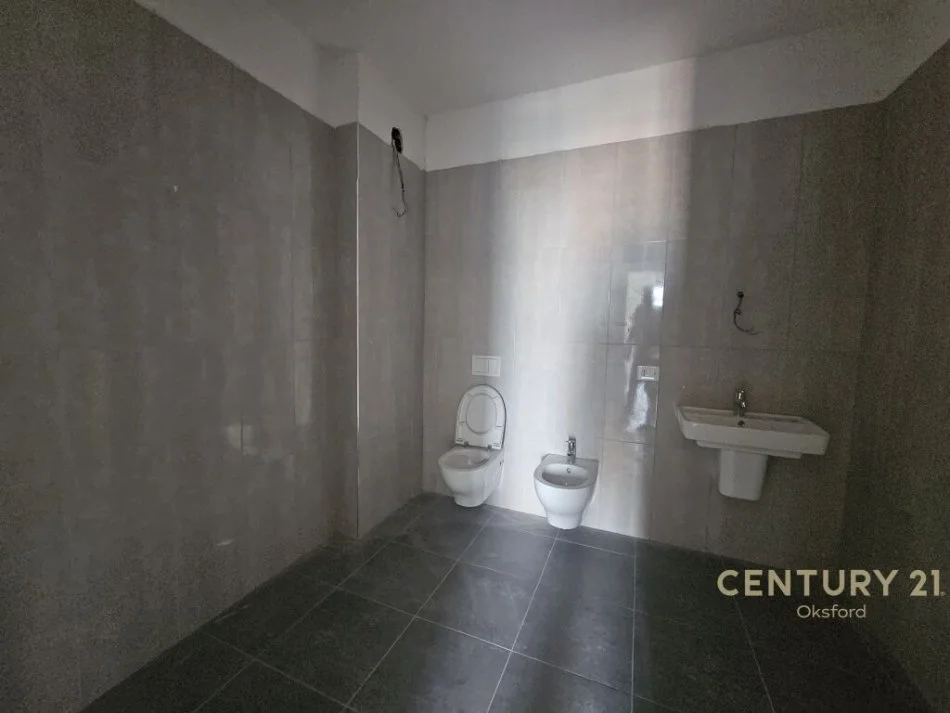 Tirane, shitet 2+1 Kati 7, 109 m² 141.000 € (unaza e re astir)