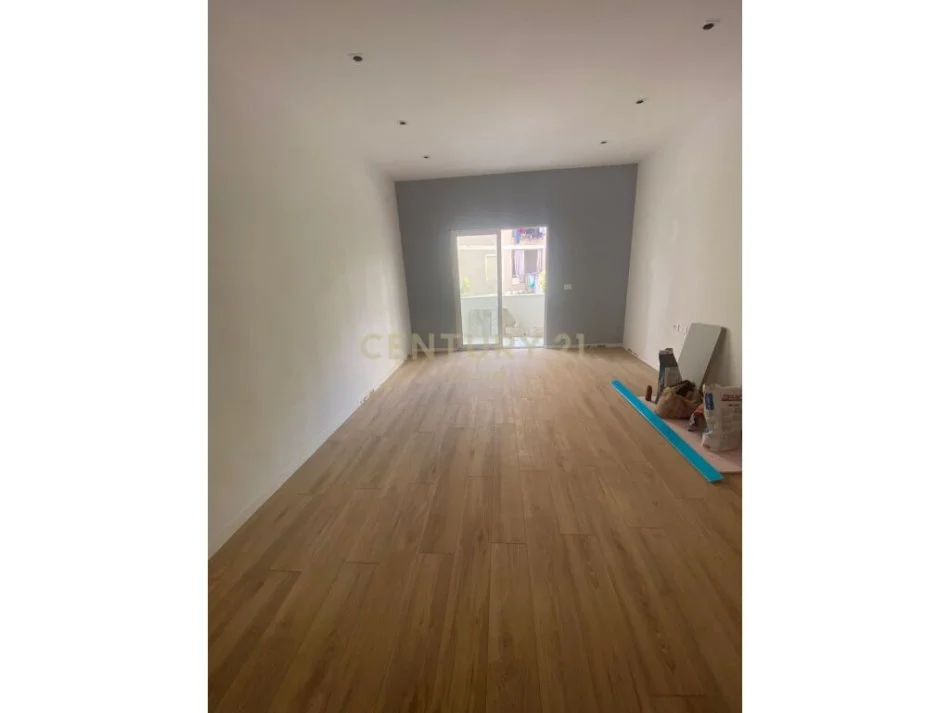 Tirane, shitet apartament 1+1 Kati 1, 57 m² 71.000 € (rruga e Dajtit)