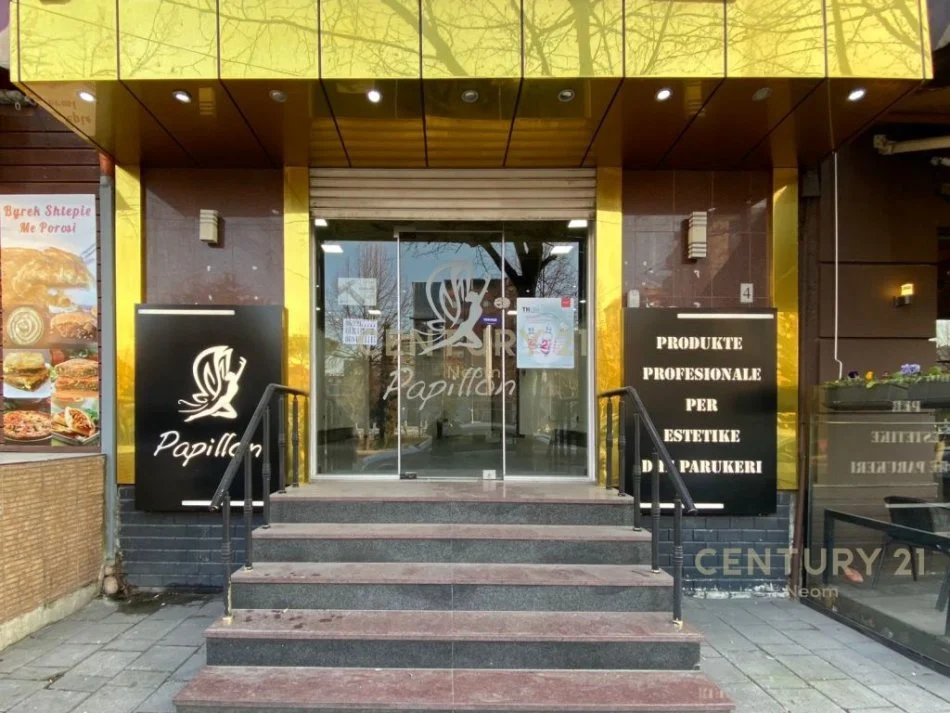 𝐓𝐢𝐫𝐚𝐧𝐞, 𝐣𝐞𝐩𝐞𝐭 𝐦𝐞 𝐪𝐞𝐫𝐚 𝐚𝐦𝐛𝐣𝐞𝐧𝐭 𝐛𝐢𝐳𝐧𝐞𝐬𝐢 𝐊𝐚𝐭𝐢 𝟎, 𝟒𝟒 𝐦² 𝟖𝟎𝟎 € (𝐃𝐫𝐞𝐣𝐭𝐨𝐫𝐢𝐚 𝐞 𝐏𝐞𝐫𝐠𝐣𝐢𝐭𝐡𝐬𝐡𝐦𝐞 𝐞 𝐏𝐨𝐥𝐢𝐜𝐢𝐬𝐞, 𝐀𝐥𝐢 𝐃𝐞𝐦𝐢)