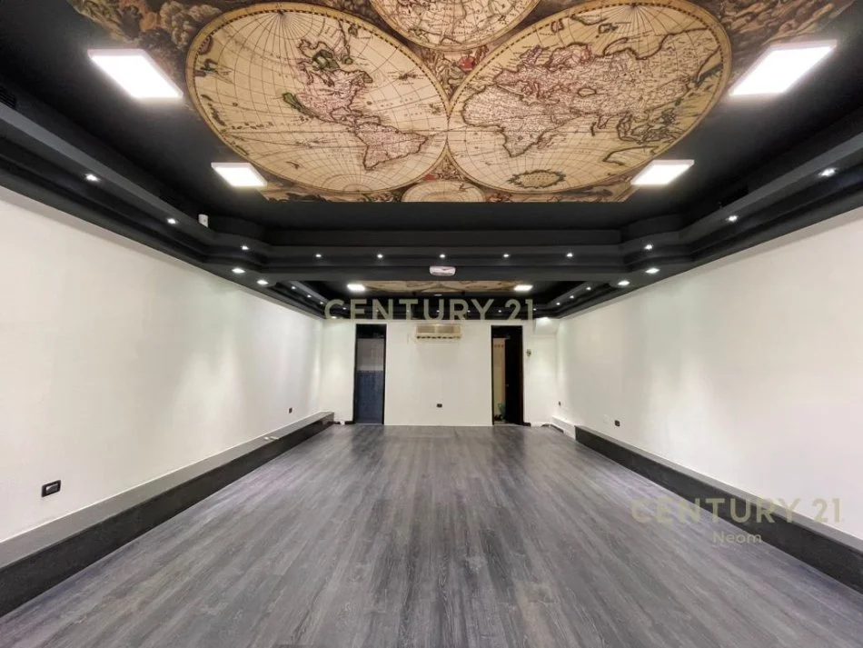 𝐓𝐢𝐫𝐚𝐧𝐞, 𝐣𝐞𝐩𝐞𝐭 𝐦𝐞 𝐪𝐞𝐫𝐚 𝐚𝐦𝐛𝐣𝐞𝐧𝐭 𝐛𝐢𝐳𝐧𝐞𝐬𝐢 𝐊𝐚𝐭𝐢 𝟎, 𝟒𝟒 𝐦² 𝟖𝟎𝟎 € (𝐃𝐫𝐞𝐣𝐭𝐨𝐫𝐢𝐚 𝐞 𝐏𝐞𝐫𝐠𝐣𝐢𝐭𝐡𝐬𝐡𝐦𝐞 𝐞 𝐏𝐨𝐥𝐢𝐜𝐢𝐬𝐞, 𝐀𝐥𝐢 𝐃𝐞𝐦𝐢)