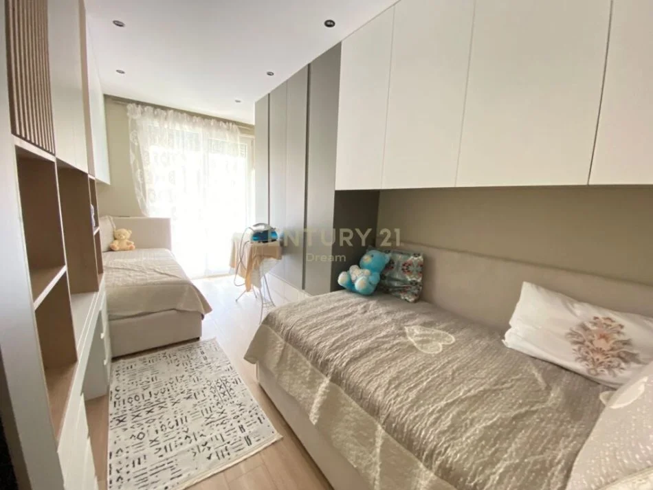 Tirane, shitet apartament 2+1 Kati 2, 120 m² 260.000 € (Kopeshti botanik)