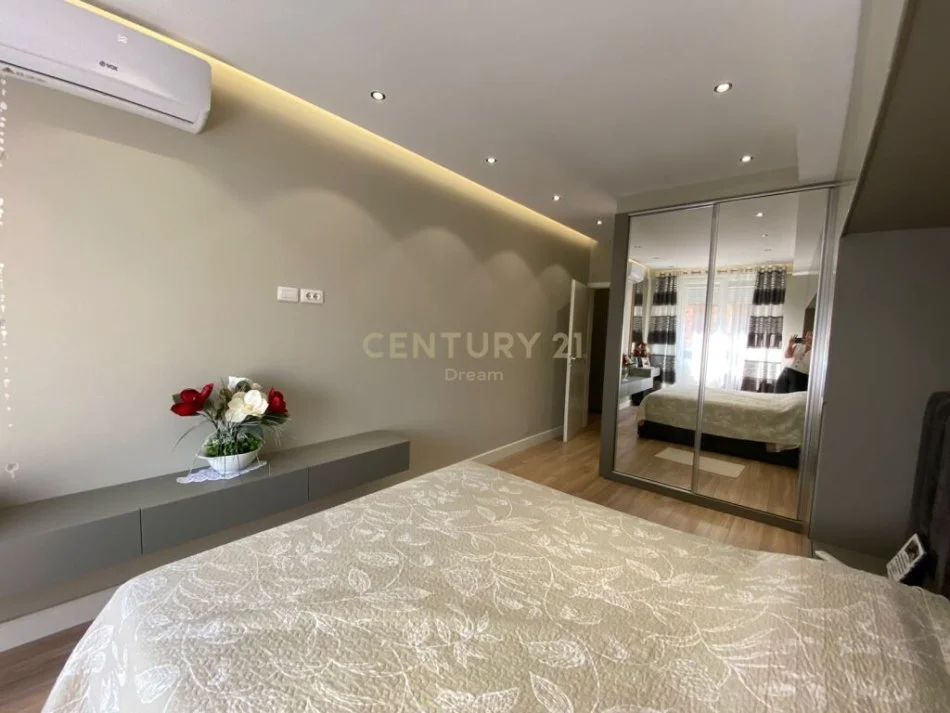 Tirane, shitet apartament 2+1 Kati 2, 120 m² 260.000 € (Kopeshti botanik)