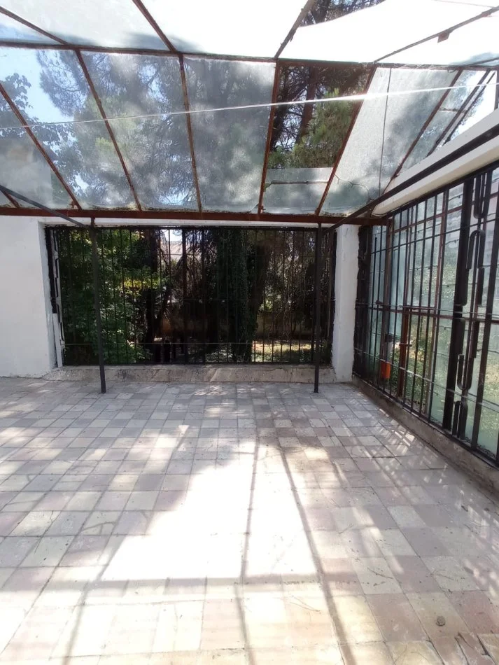 Tirane, jepet me qera apartament 2+1+Aneks+Ballkon Kati 1, 100 m² 900 € (Ibrahim Rugova)