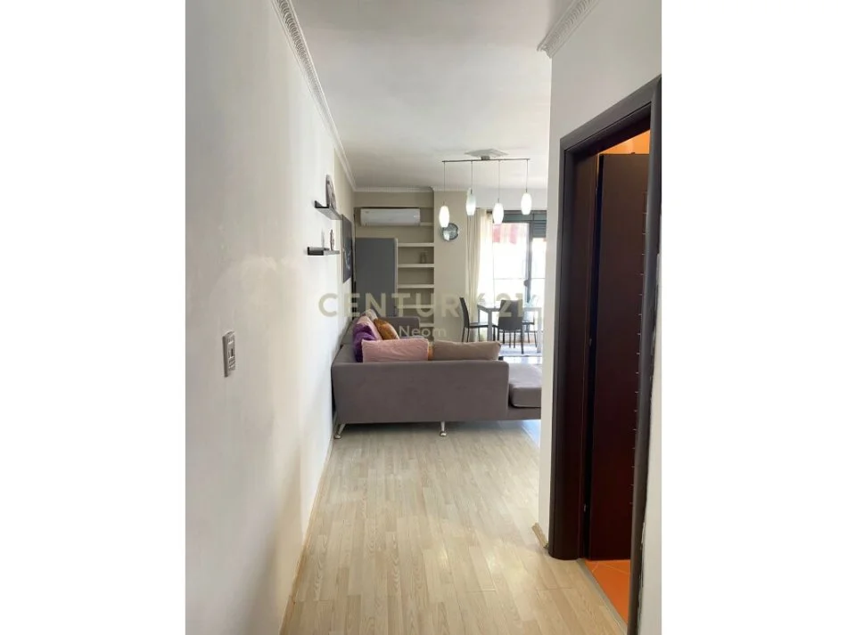Tirane, jap me qera apartament 2+1 Kati 8, 90 m² 700 € (Kompleksi Delijorgji)