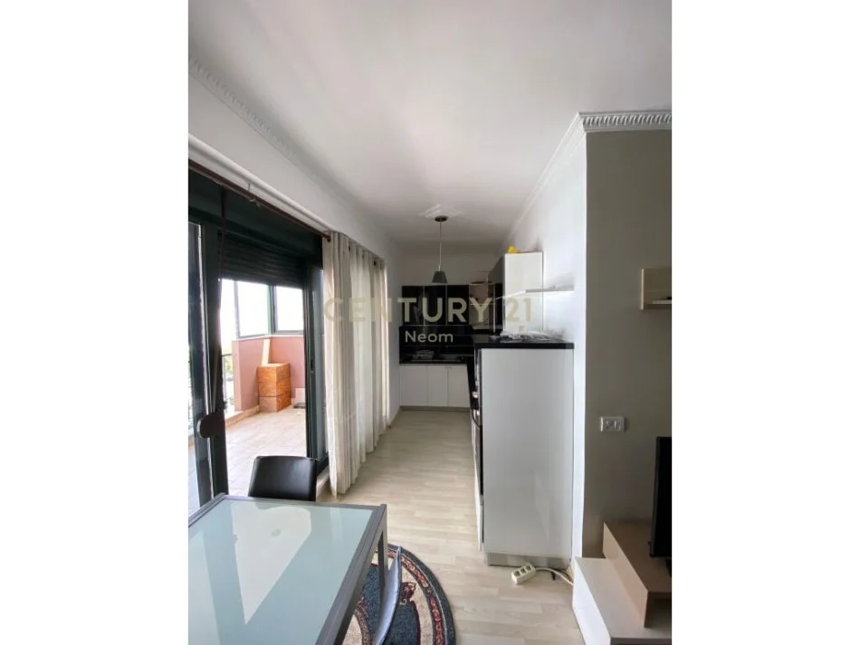 Tirane, jap me qera apartament 2+1 Kati 8, 90 m² 700 € (Kompleksi Delijorgji)