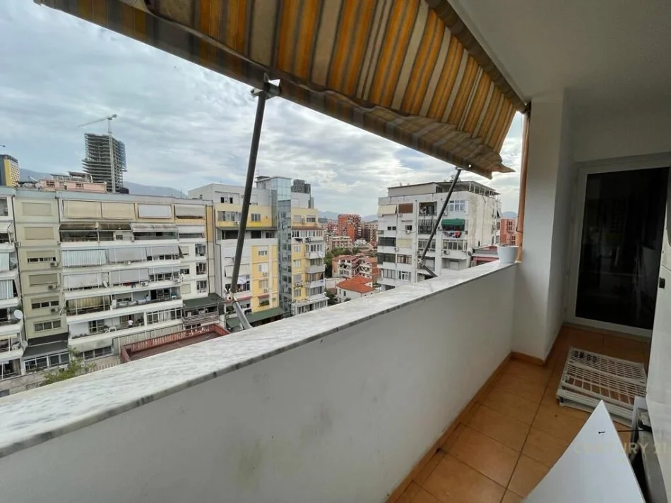 Tirane, jap me qera apartament 2+1 Kati 8, 100 m² 850 € (Rruga e Kavajes)