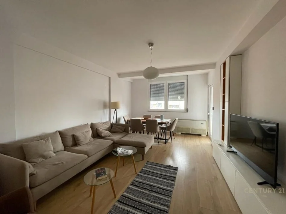 Tirane, jap me qera apartament 2+1 Kati 8, 100 m² 850 € (Rruga e Kavajes)