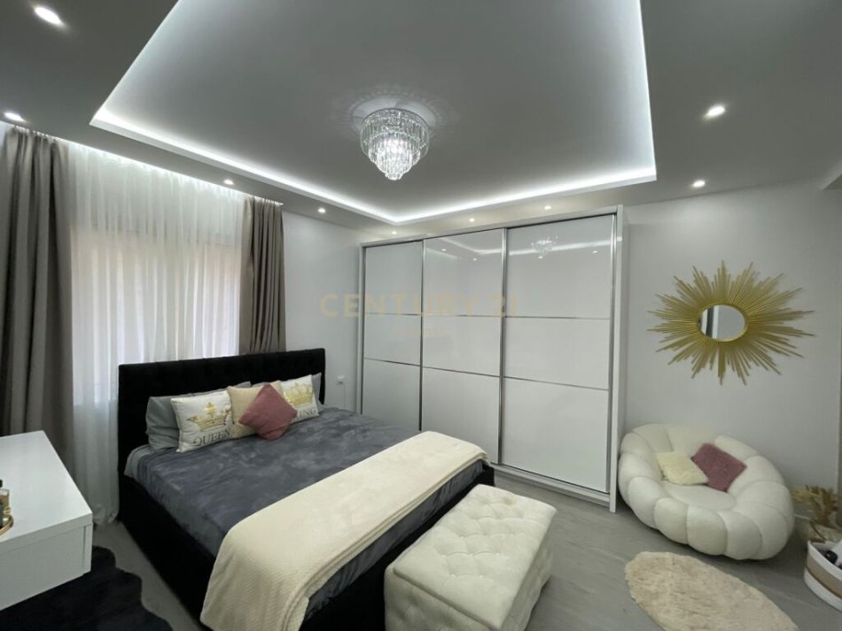 Durres, shitet apartament 2+1 Kati 2, 75 m² 150.000 € (Vollga)