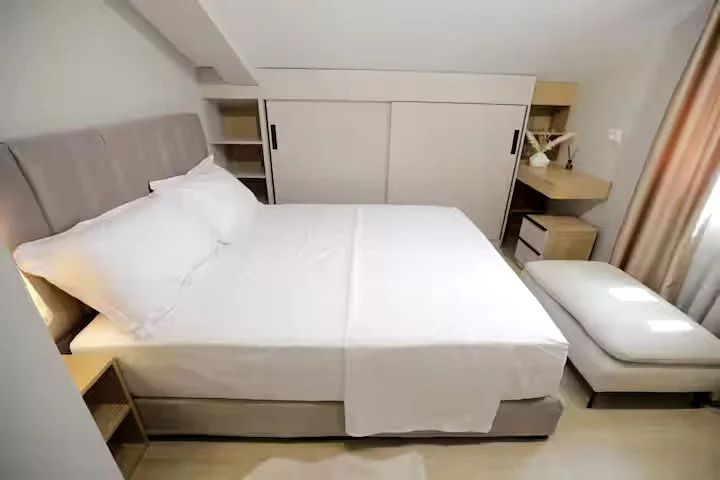 Tirane, jepet me qera apartament 3+1+Ballkon Kati 3, 130 m² 800 € (Rruga Vangjush Miho)