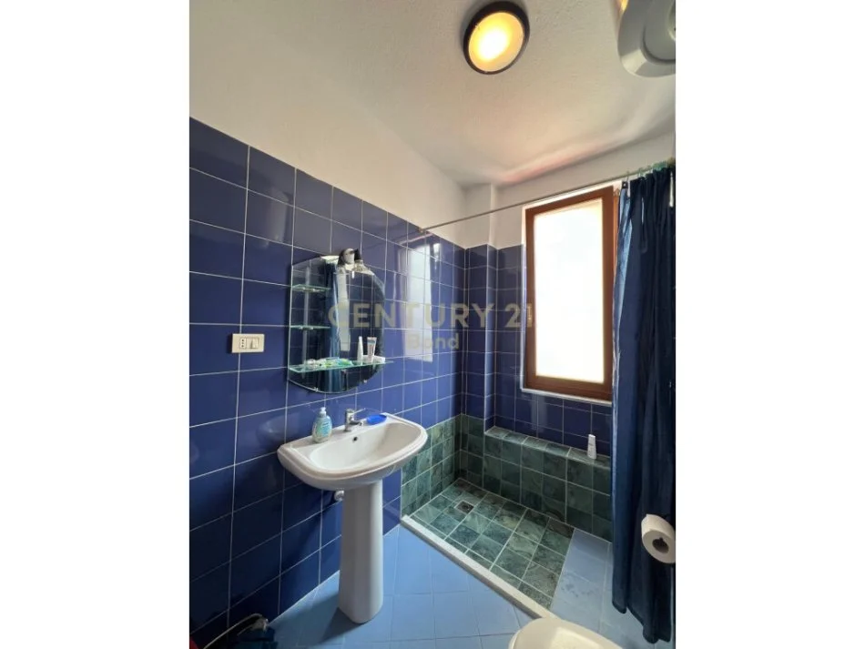 Tirane, jap me qera apartament 2+1+Aneks+Ballkon Kati 4, 129 m² 700 € (ish Tregu Elektrik)