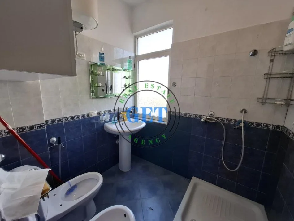 Durres, jepet me qera apartament 2+1 Kati 2, 110 m² 500 € 