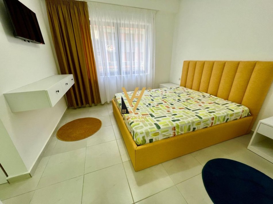 Tirane, jepet me qera apartament 2+1+Ballkon Kati 2, 110 m² 800 € (kodra e diellit)