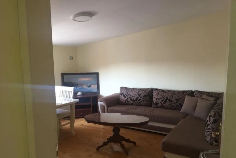 Tirane, jepet me qera apartament 1+1 Kati 7, 62 m² 400 € (rruga Mine Peza)