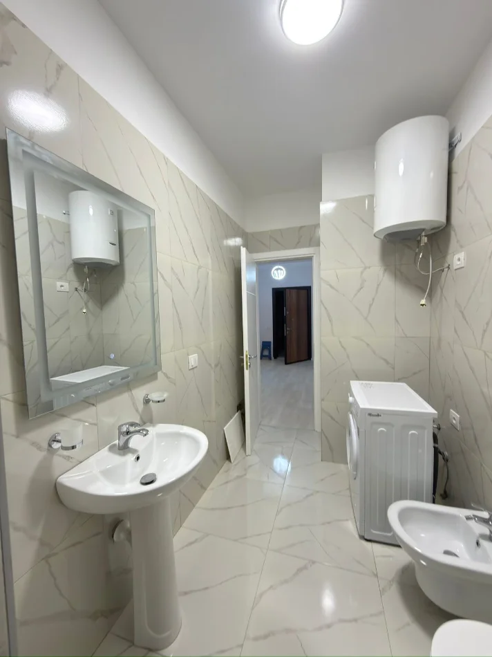 Tirane, jepet me qera apartament Kati 3, 