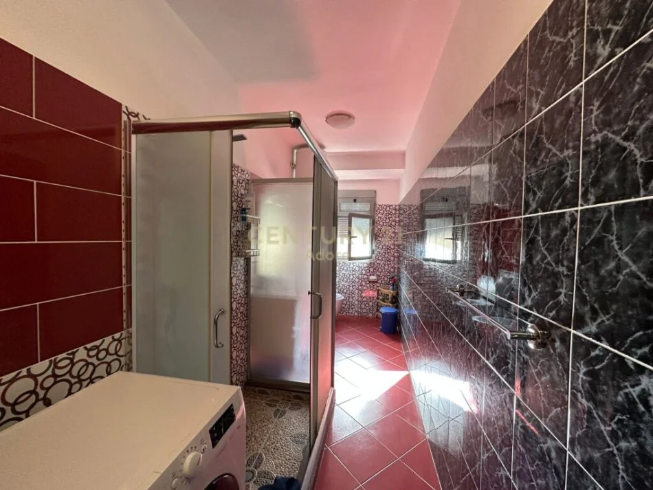 Tirane, jap me qera apartament 2+1 Kati 3, 80 m² 700 € (Pazari i Ri)