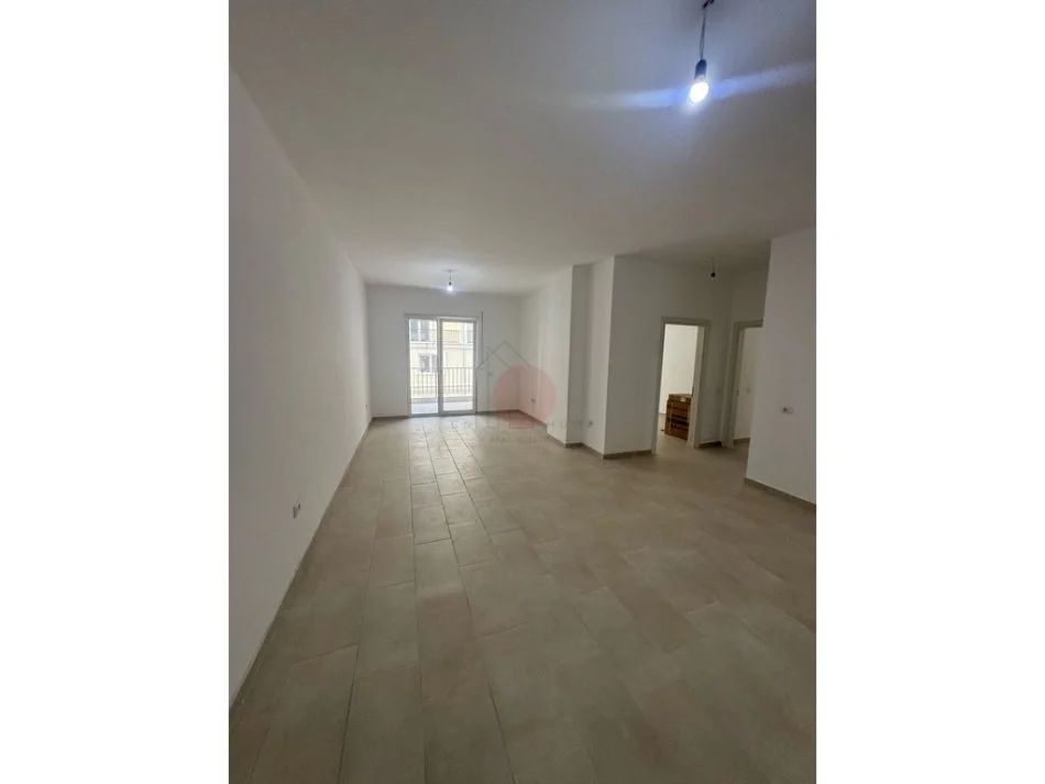 Tirane, shitet 2+1+Ballkon , 128 m² 102.000 € 