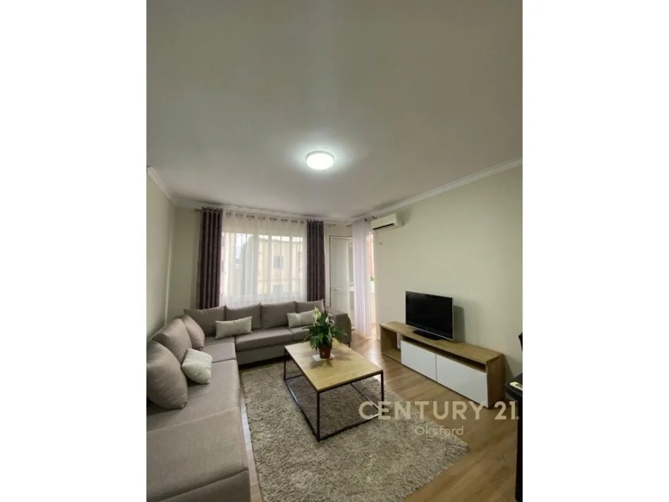 Tirane, jepet me qera apartament 1+1+Aneks+Ballkon Kati 1, 76 m² 400 € (yzberish)