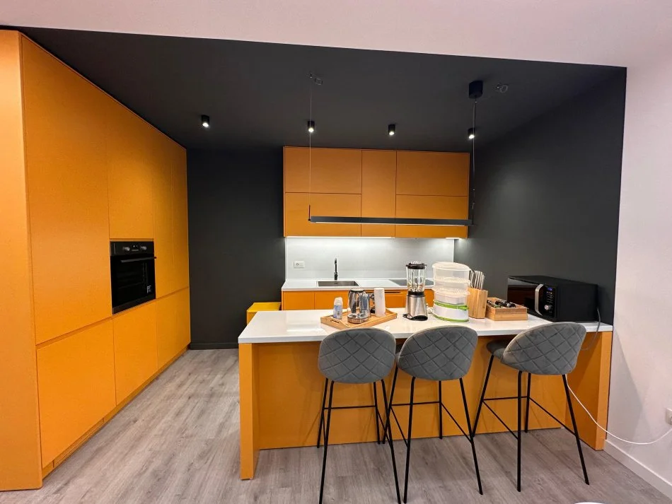 Tirane, jepet me qera apartament 2+1 Kati 6, 130 m² 900 € (Turdiu)