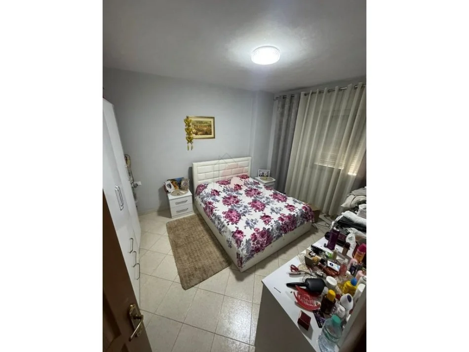 Tirane, shitet apartament 2+1 , 3 m² 160.000 € 