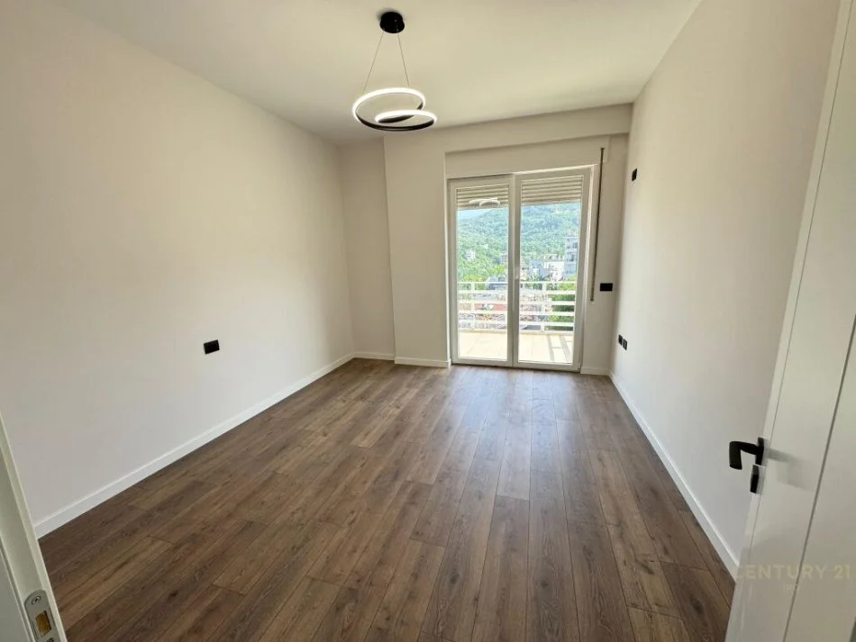 Tirane, shitet apartament 2+1+Ballkon Kati 5, 120 m² 230.000 € 