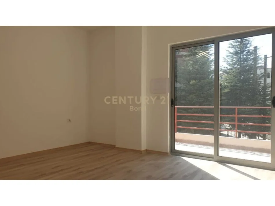 Tirane, shitet apartament 2+1 Kati 1, 116 m² 125.000 € (Fresk)