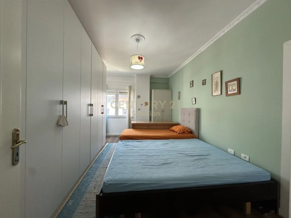 Tirane, shitet apartament 2+1+Ballkon Kati 7, 97 m² 127.000 € (Unaza e re)