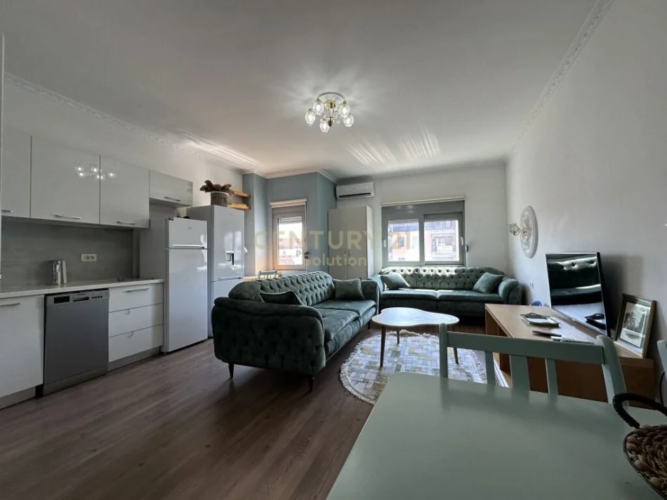 Tirane, shitet apartament 2+1+Ballkon Kati 7, 97 m² 127.000 € (Unaza e re)