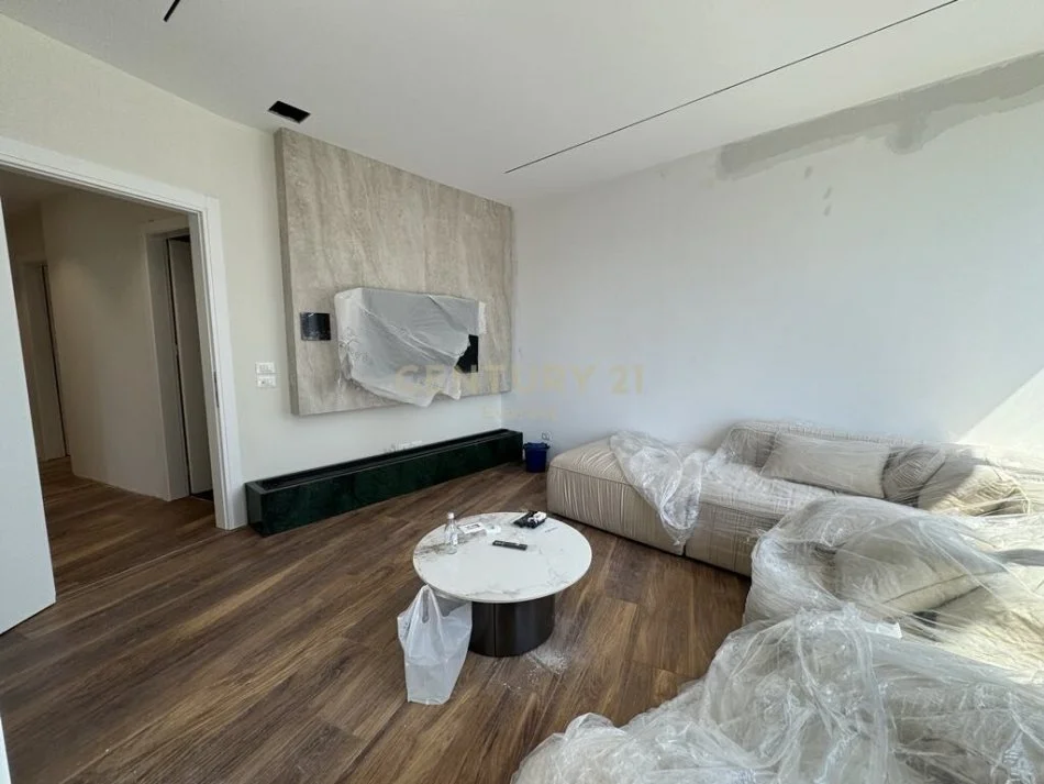 Tirane, shitet apartament 3+1+Ballkon Kati 7, 162 m² 520.000 € (LIQENI)