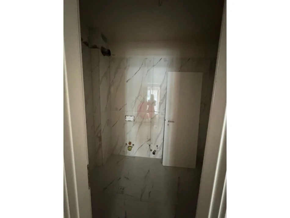 Tirane, shitet apartament 2+1 Kati 5, 108 m² 103.000 € (Bulevardi Blu)