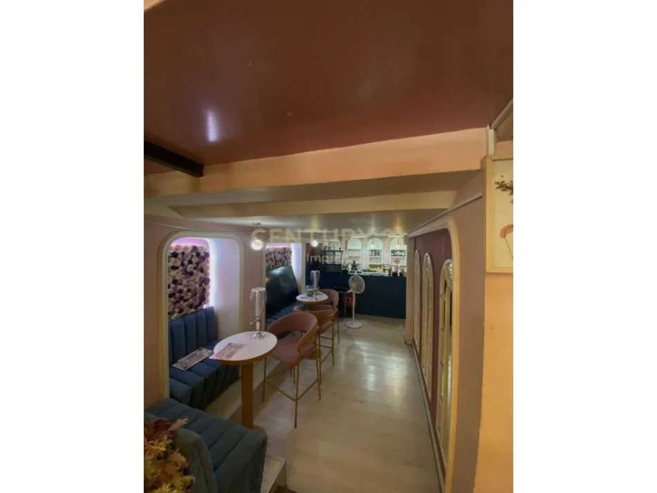 Tirane, shes lokal Kati 0, 110 m² 40.000 €