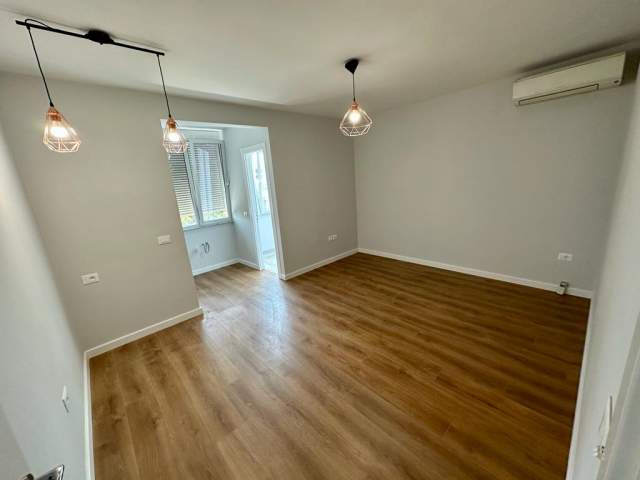Tirane, shes apartament 1+1 Kati 5, 78 m² 143.000  (TEK MOZAIKU)