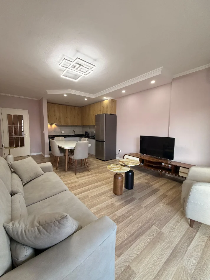 Tirane, shes 1+1+Ballkon Kati 6, 73 m² 175.000 € 