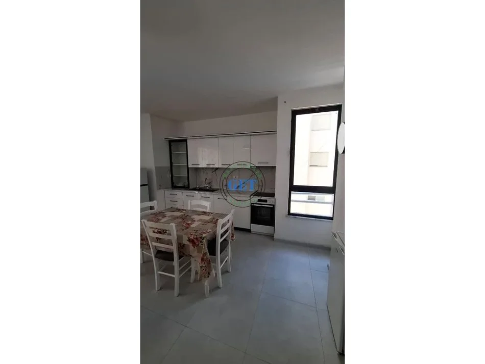 Durres, jepet me qera apartament 1+1 Kati 3, 80 m² 400 € (Plazh)